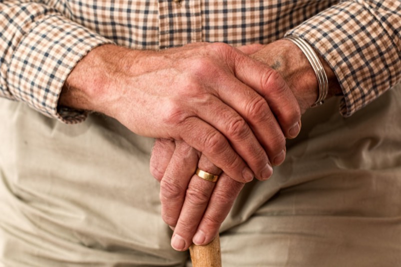 Canberra Liberals raise heating delays for elderly tenants