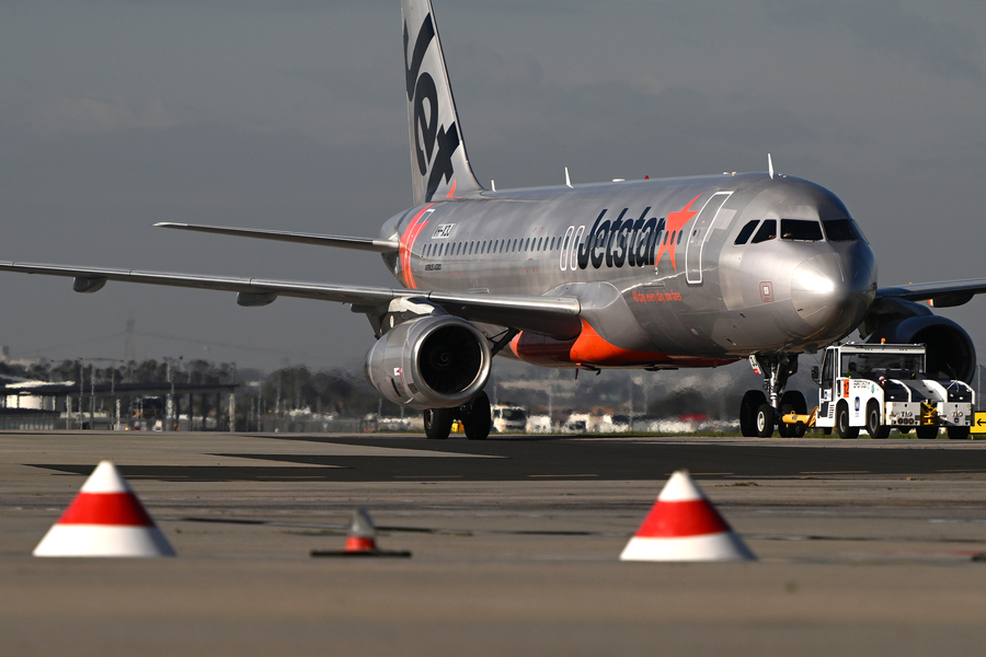 Jetstar to slug passengers for overhead baggage storage