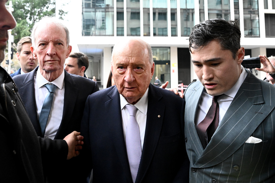 ‘Good boy’: Jones’ praise to alleged sex abuse victim