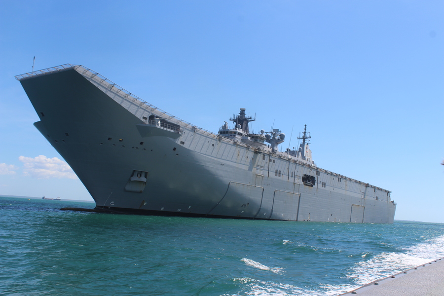 ‘Canberra’ hosts marines for amphibious training