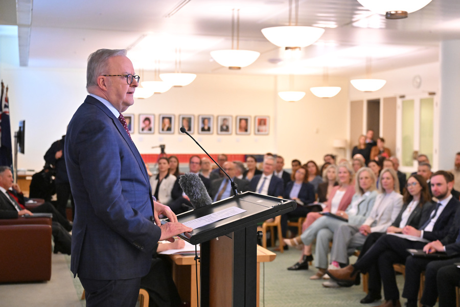 Albanese seeks deal on gambling reforms