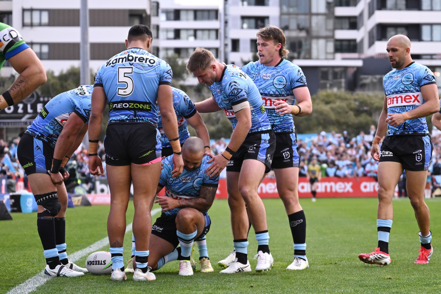 Sharks stumble against lowly Canberra