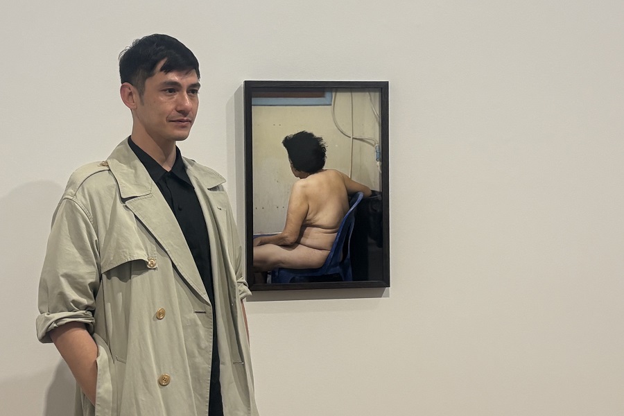 Beard wins top photographic portrait prize
