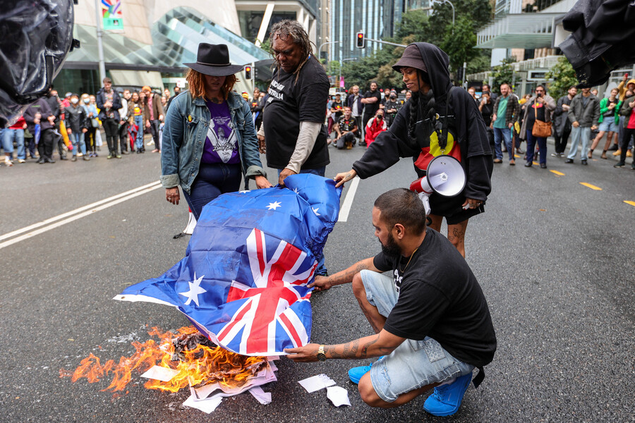 Liberals deny mooted flag-burning ban a One Nation ploy