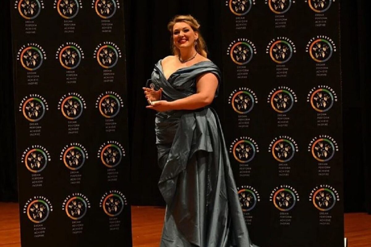 Soprano Louise Keast wins scholarship prize
